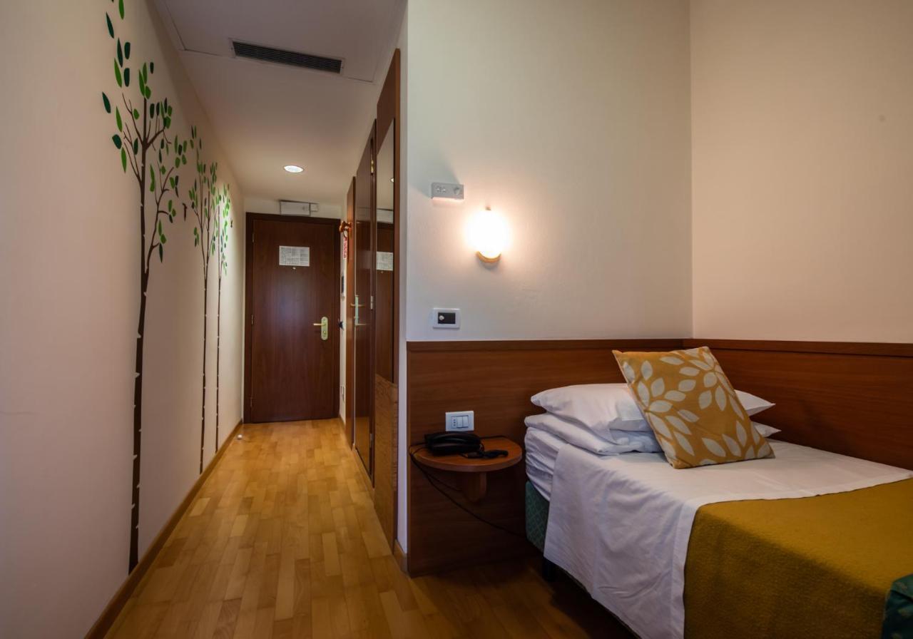 Hotel Centro Benessere Gardel Арта Терме Екстериор снимка