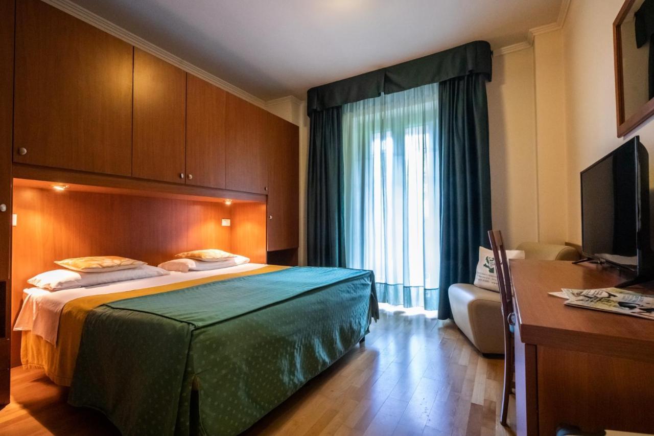 Hotel Centro Benessere Gardel Арта Терме Екстериор снимка
