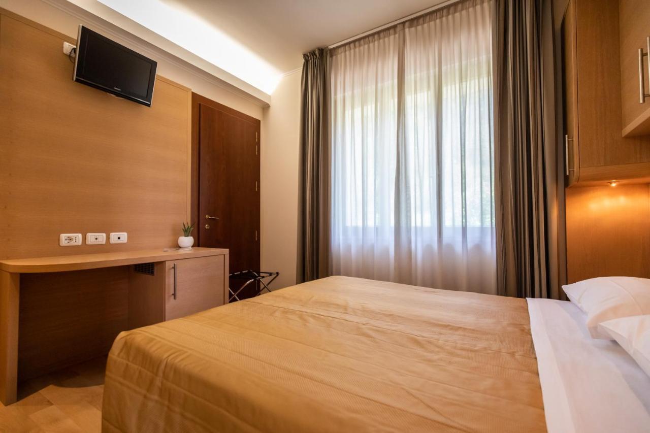 Hotel Centro Benessere Gardel Арта Терме Екстериор снимка