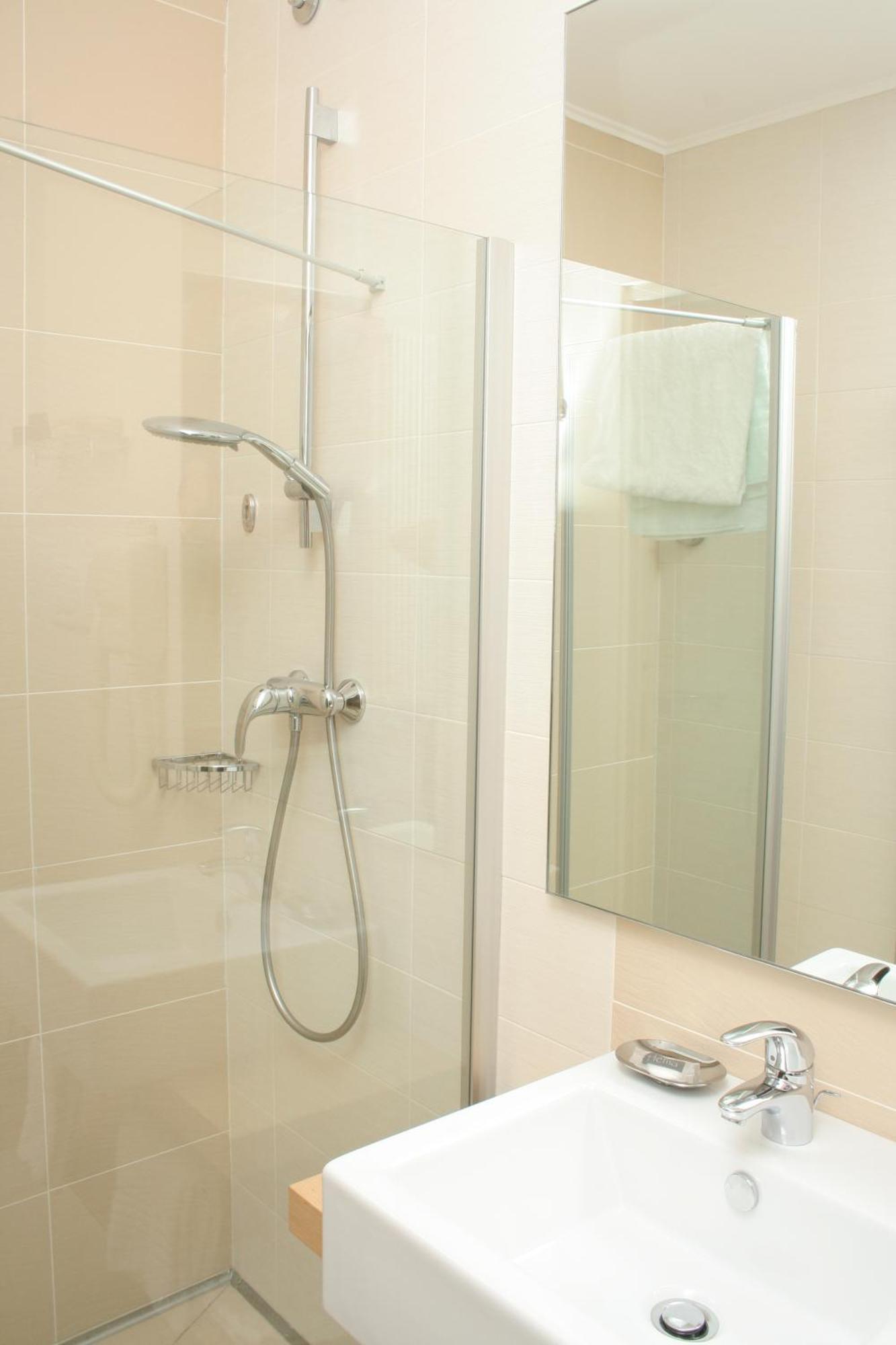 Hotel Centro Benessere Gardel Арта Терме Екстериор снимка
