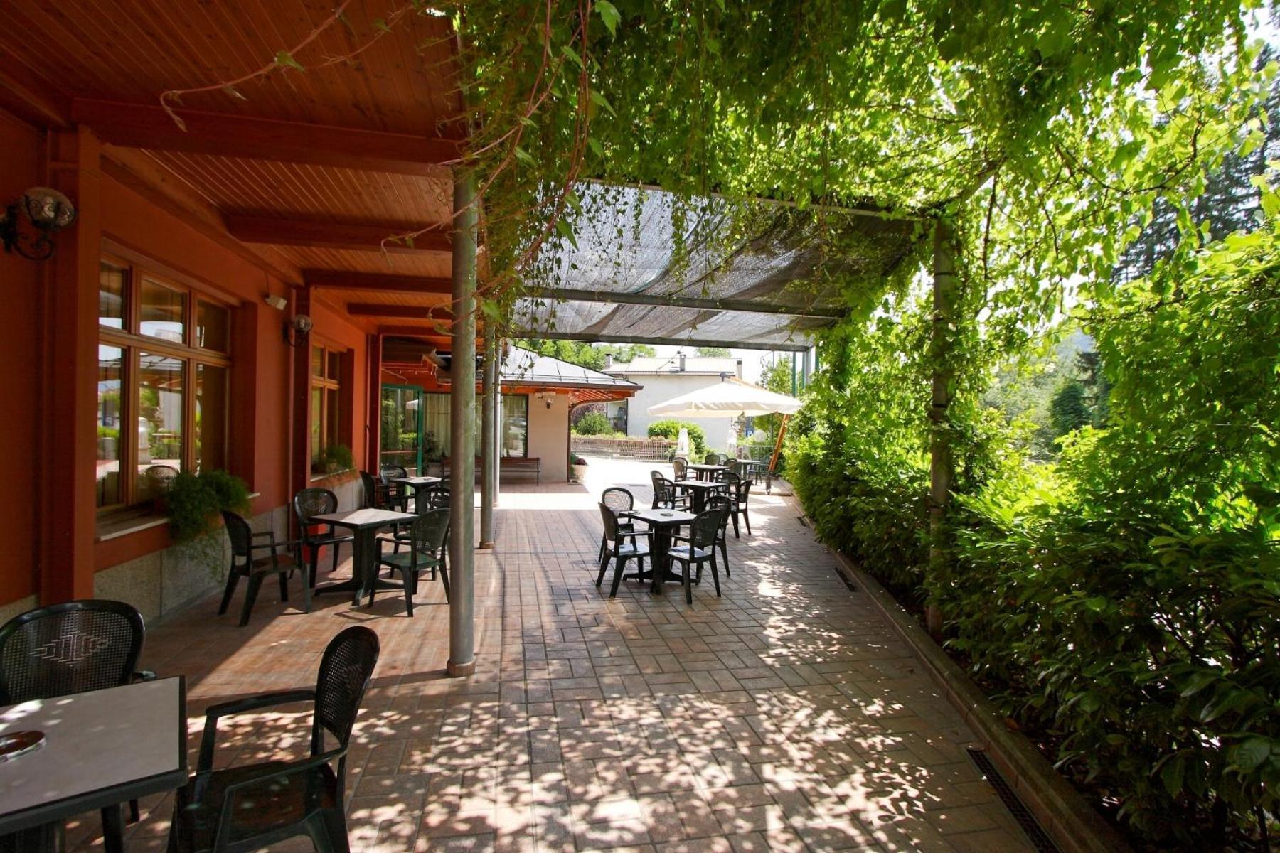 Hotel Centro Benessere Gardel Арта Терме Екстериор снимка